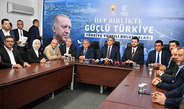 Mustafa Demir: "Biz AK Parti olarak eser siyaseti yaparız, CHP hasar siyaseti yapar"