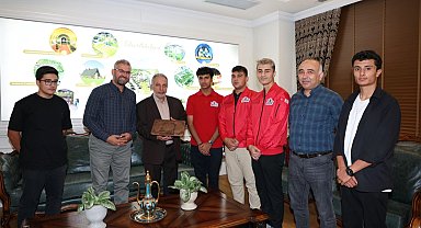 Mustafa Yalçın'a TEKNOFEST öğrencilerinden ziyaret