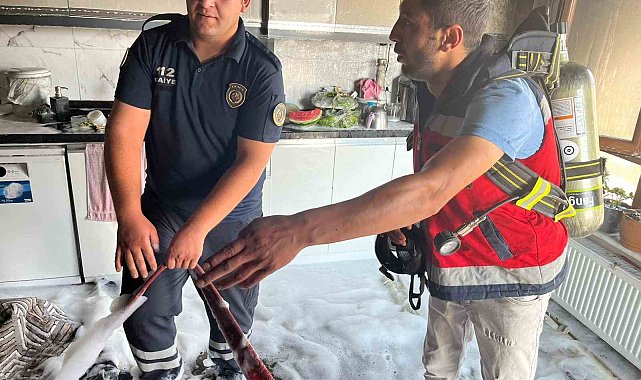 Mutfakta çıkan yangın itfaiye ekiplerince söndürüldü