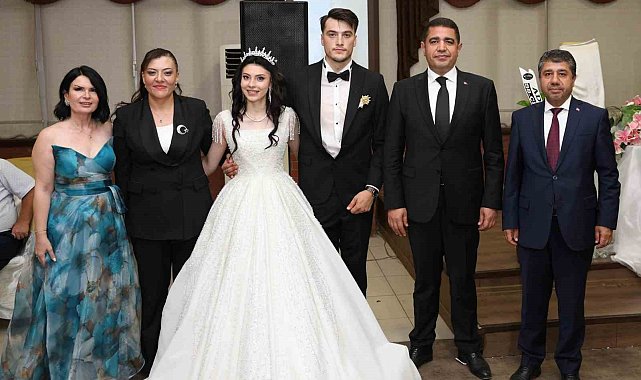 Mutluluklarına şahitlik ettiler