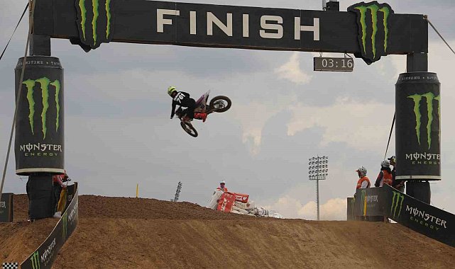 MXGP sıralama yarışları başladı