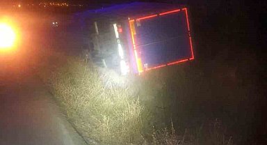 Nevşehir'de devrilen kargo kamyonunda sürücü hayatını kaybetti