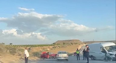Nevşehir'de otomobil ile minibüs kafa kafaya çarpıştı: 1 ölü, 2 yaralı