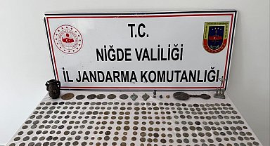 Niğde otogarında 334 parça tarihi eser ele geçirildi