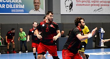 Nilüferli hentbolcular yoluna kayıpsız devam ediyor