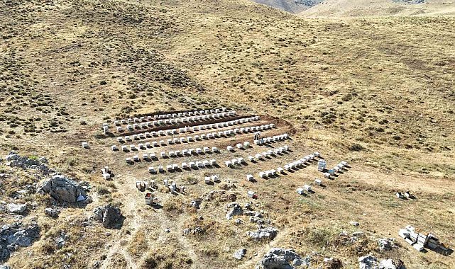 Nurhak'ın Tahtalı Yaylası'nda bal sağımı