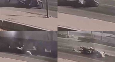 O anlar kamerada: Kamyon motosikletliyi ezdi