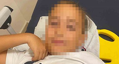 Okul bahçesinde bayrak direği öğrencilerin üzerine devrildi: 1 çocuk yaralandı