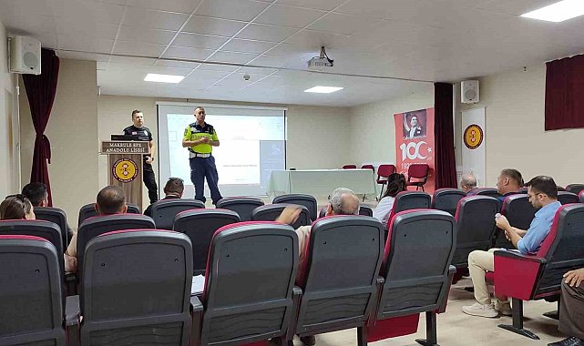 Okul servis şoförlerine trafik eğitimi verildi