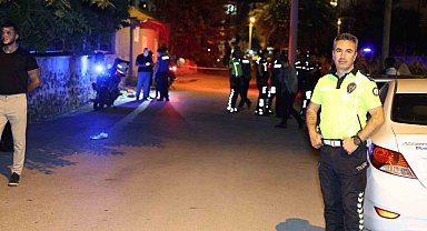 Önce komşusunu sonra annesi ile kardeşini ardından kendini vurdu