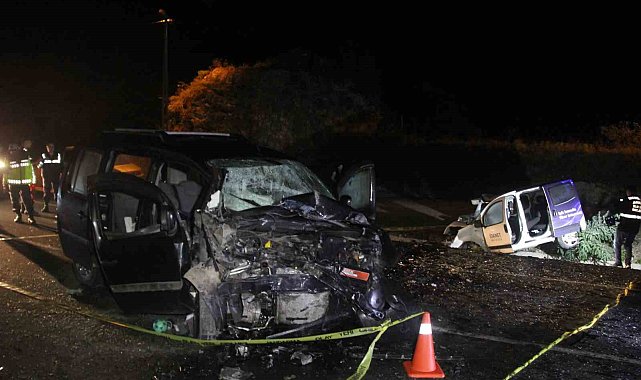 Ordu'da 2 hafif ticari araç kafa kafaya çarpıştı: 1 ölü, 2 yaralı