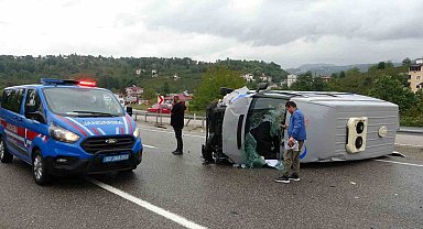 Ordu'da hasta nakil araç devrildi: 1 yaralı
