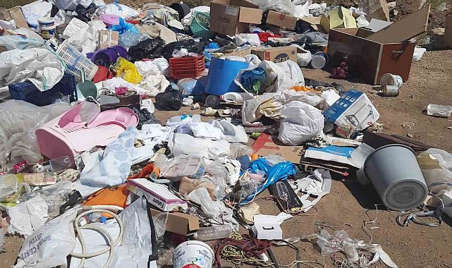 Orhangazi Mahallesi'nde boş arazi çöplüğe döndü