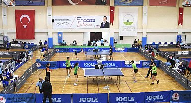 Osmangazi Belediyesi, masa tenisine ev sahipliği yaptı