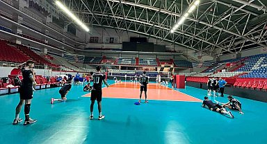 Osmangazi Belediyespor Fenerbahçe'nin düzenlediği turnuvada şampiyon oldu