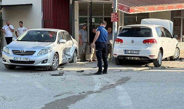 Osmaniye'de iki otomobilin karıştığı kazada 3 kişi yaralandı