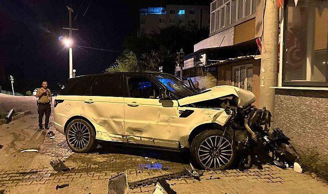 Osmaniye'de lüks ciple kamyonetin karıştığı kazada 4 kişi yaralandı