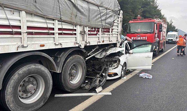 Osmaniye'de otomobil tıra arkadan çarptı: 4 ağır yaralı