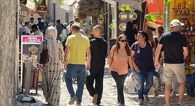 Osmanlı kenti Safranbolu'da hafta sonu hareketliliği yaşanıyor