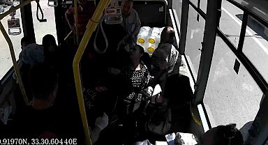 Otobüs şoförü fenalaşan kadın için zamanla yarıştı: O anlar kamerada