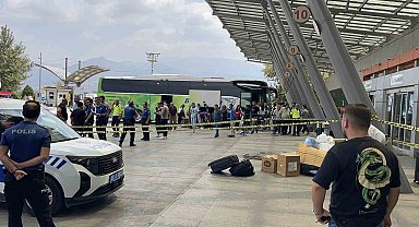 Otogarda kızını vuran babayı vatandaşlar darbetti