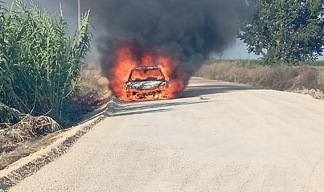 Otomobil alev alev yandı
