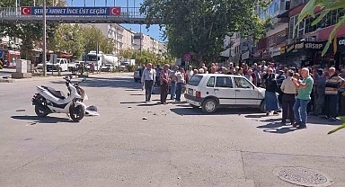 Otomobil ile motosiklet çarpıştı: 2 yaralı