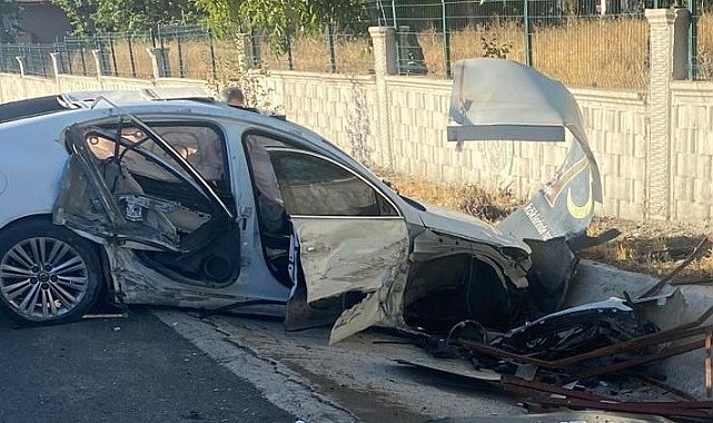 Otomobil ile tanker çarpıştı: 2 yaralı