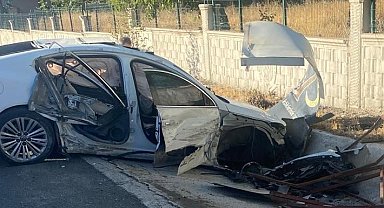 Otomobil ile tanker çarpıştı: 2 yaralı