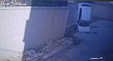 Otomobil, metrelerce yükseklikten yere çakıldı: 1 yaralı