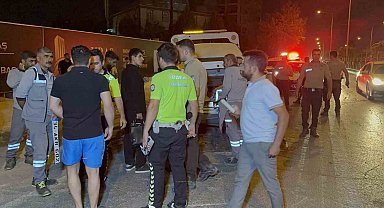 Otomobile arkadan çarpan aracın sürücüsü kaçtı: 1 yaralı
