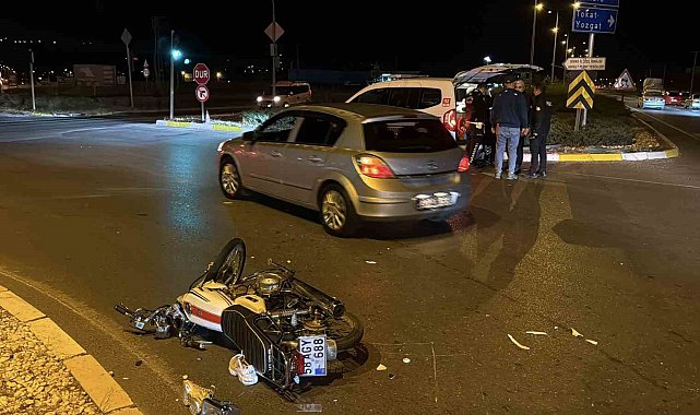 Otomobille motosiklet çarpıştı: 1 ağır yaralı