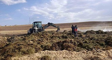 Özalp'ta çıkan yangında 700 bağ ot, 7 ton saman kül oldu