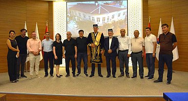 Özkasap, Özbekistanlı üzüm üreticilerini bilgilendirdi