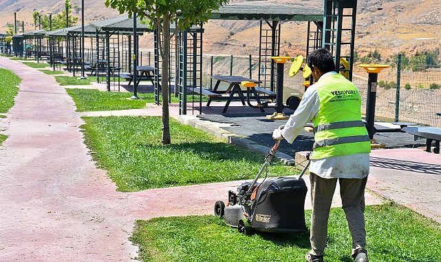 Parklarda yenileme çalışmaları vatandaşlardan tam not aldı