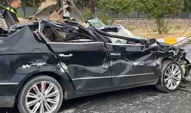 Patnos'ta koyun yüklü tır otomobile çarptı