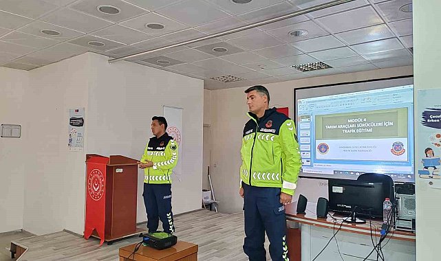 Patnos'ta tarım araçları sürücülerine bilgilendirme semineri