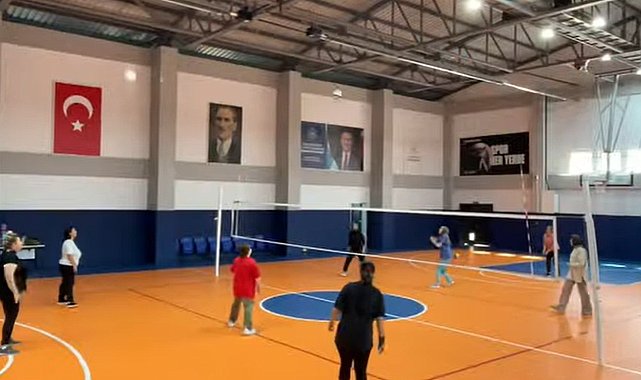 Pazaryeri'nde kadınlar filede buluştu