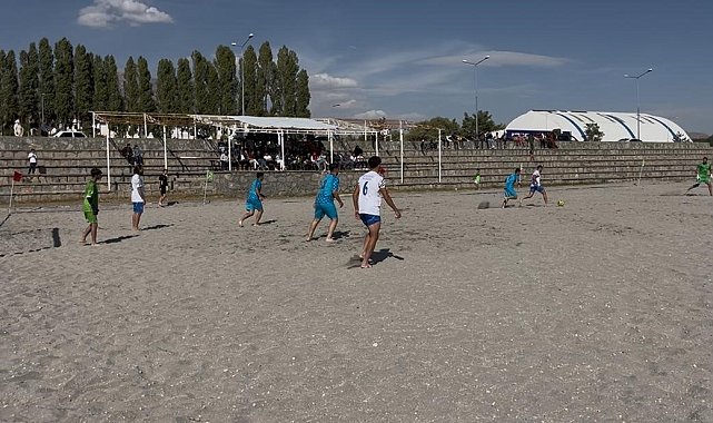 Plaj futbolu Adilcevaz etabı sona erdi