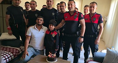 Polis ekiplerinden DMD hastası Miraç'a unutulmaz doğum günü sürprizi