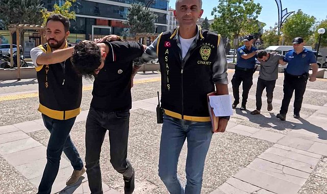 Polise sandalye ve bıçaklı saldırıda serbest kalan baba-oğul tutuklandı