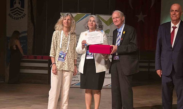 Prof. Dr. Canbay, 'Onur Ödülü'ne layık görüldü