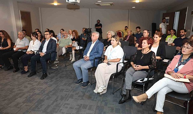 Prof. Dr. Varlı 'Müziğin Sessiz Siyaseti'ni anlattı