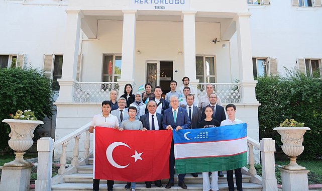 Rektör Prof. Dr. Budak, Özbek öğrencileri ağırladı