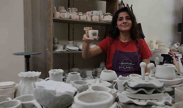 Ressamların eserleri Şanlıurfalı kadınların ellerinde seramiklere yansıtılıyor