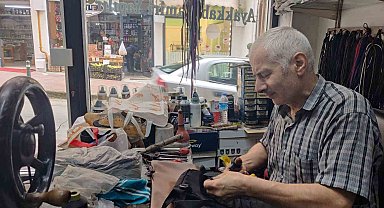Rize'de 35 yıllık ayakkabı tamircisinden mesleki sitem, "Sanat bitti, bu meslek bizimle sona erecek"