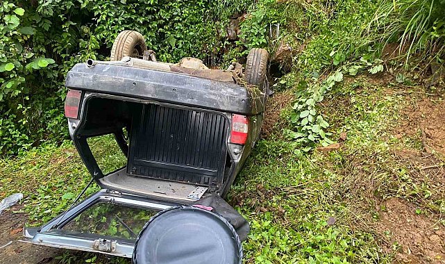 Rize'de freni patlayan Tofaş takla attı: 3 yaralı