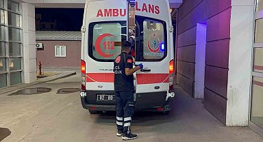Rögar çukuruna düşen motosikletin sürücüsü ağır yaralandı
