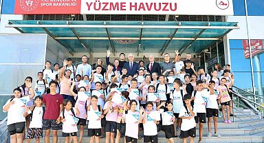 Roman çocuklar yüzme öğrendi