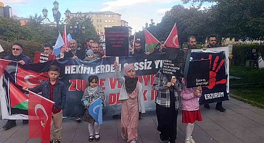 Sağlık çalışanları Gazze için yürüdü